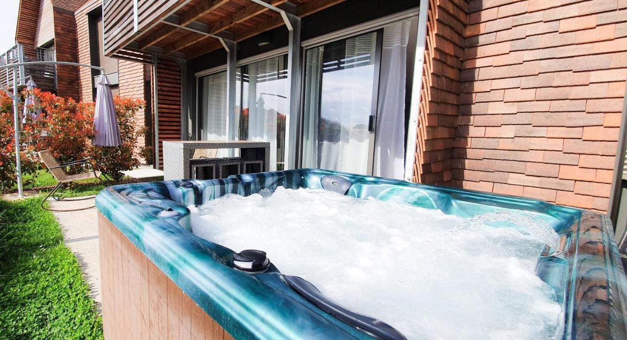 Plein Soleil Avec Jacuzzi Privatif Et Parking Prive Daire Sarlat-la-Canéda Dış mekan fotoğraf